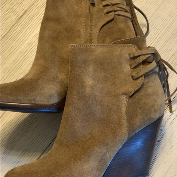 Frye size 9 1/2 cashew suede Cece Tassel booties - Picture 1 of 7